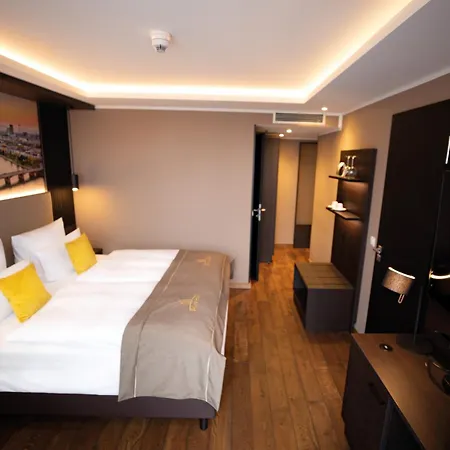 Szálloda Skyline Frankfurt 4*