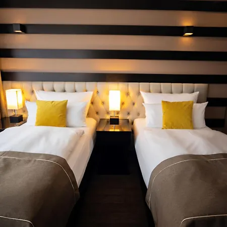 Hotel Skyline Frankfurt 4*