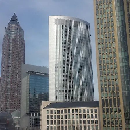 Hotel Skyline Frankfurt 4*