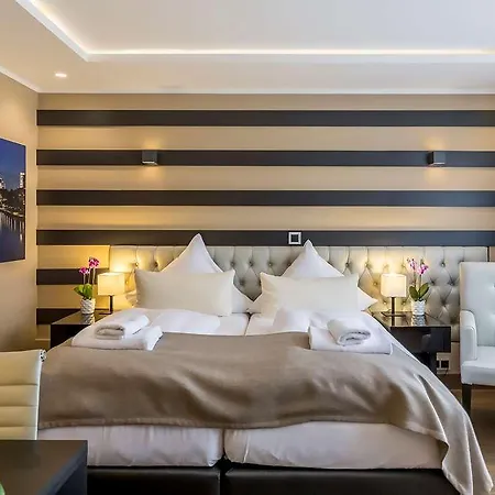 Hotel Skyline Frankfurt 4*