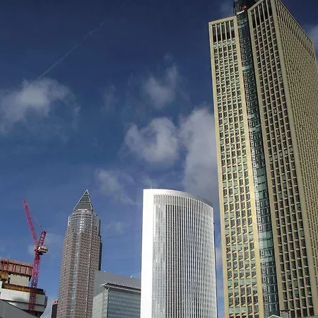 Skyline Frankfurt 4*