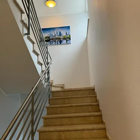 Hotel Skyline Frankfurt 4*