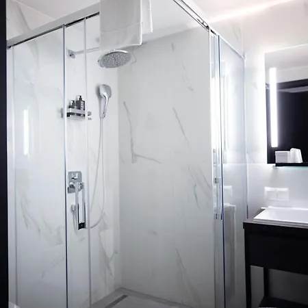 Hotel Skyline Frankfurt 4*