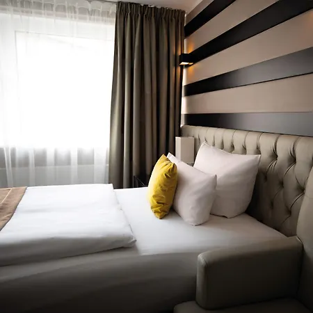 法兰克福城市天际线酒店 4* 美因河畔法兰克福