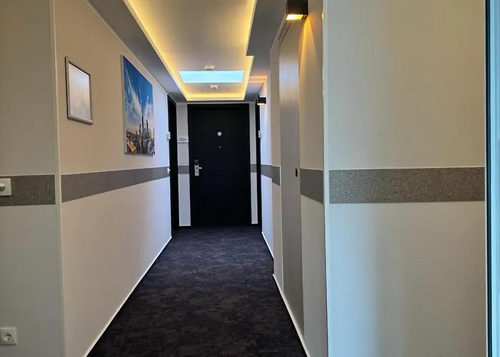 Skyline Frankfurt Hotel 4*