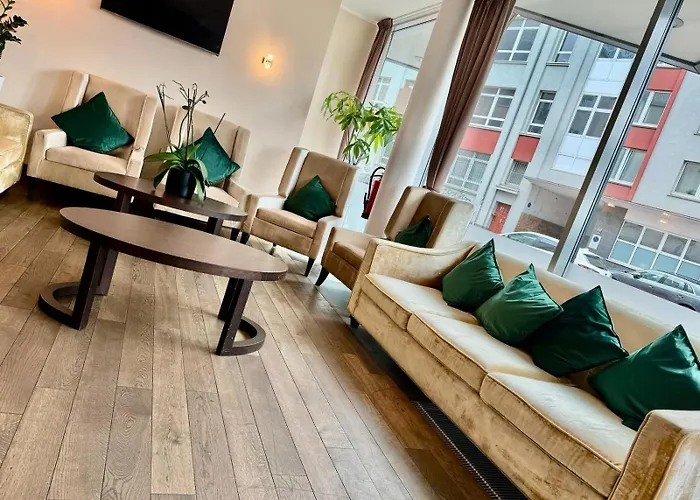 Otel Skyline Frankfurt 4*