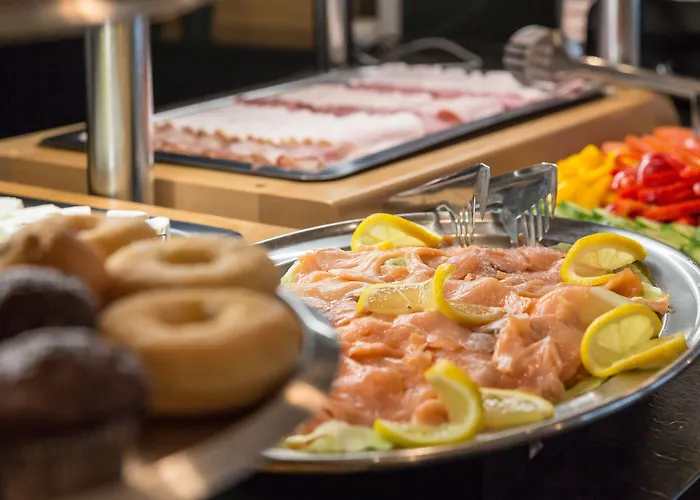 スカイライン シティ 4*