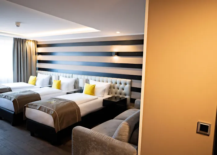 Otel Skyline Frankfurt 4*